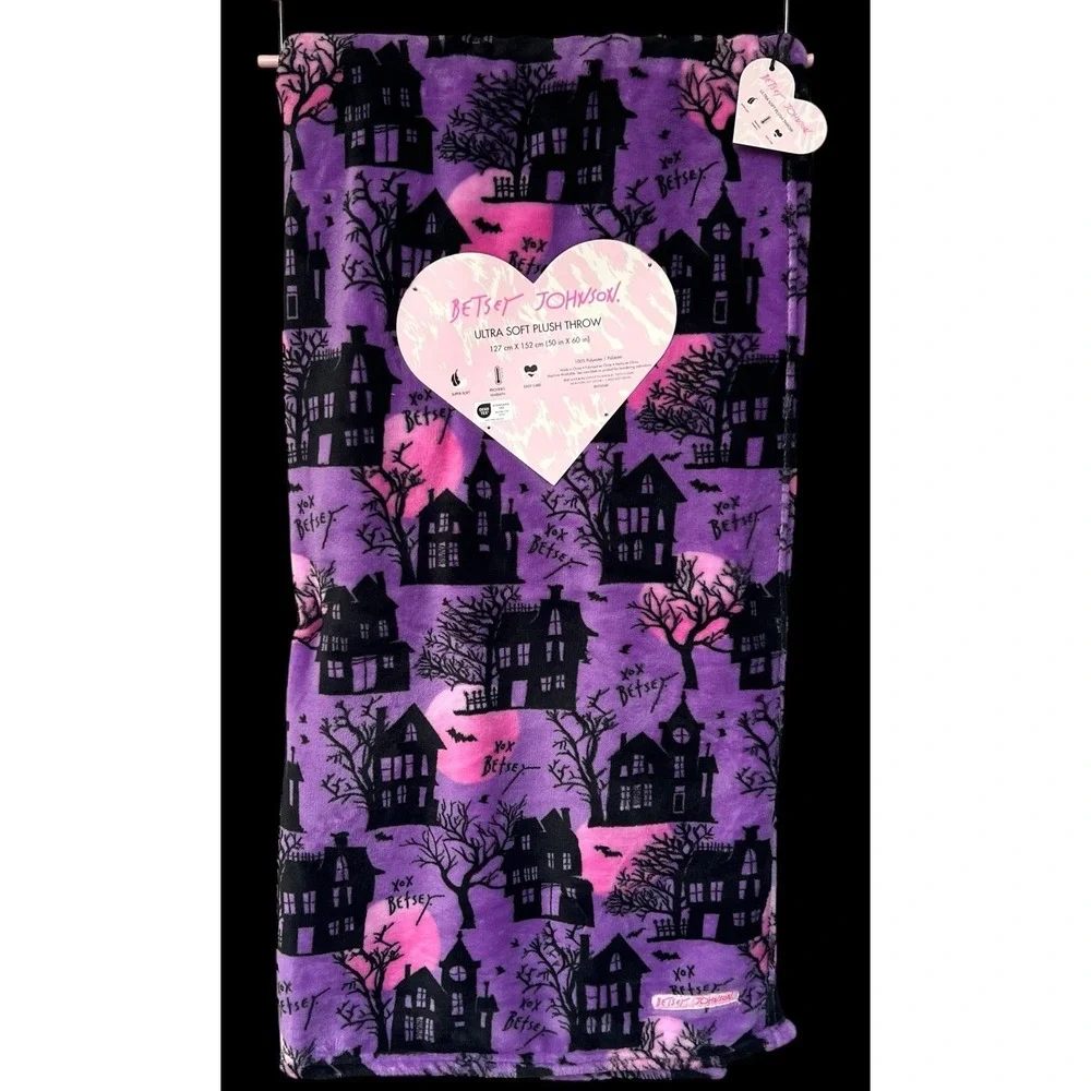 Betsey Johnson Halloween Haunted House Plush Blanket Throw Purple 50x60 NEW